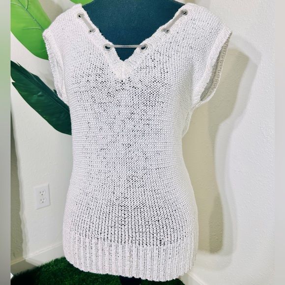 Guess open back knit shirt. Size xs - Picture 4 of 5